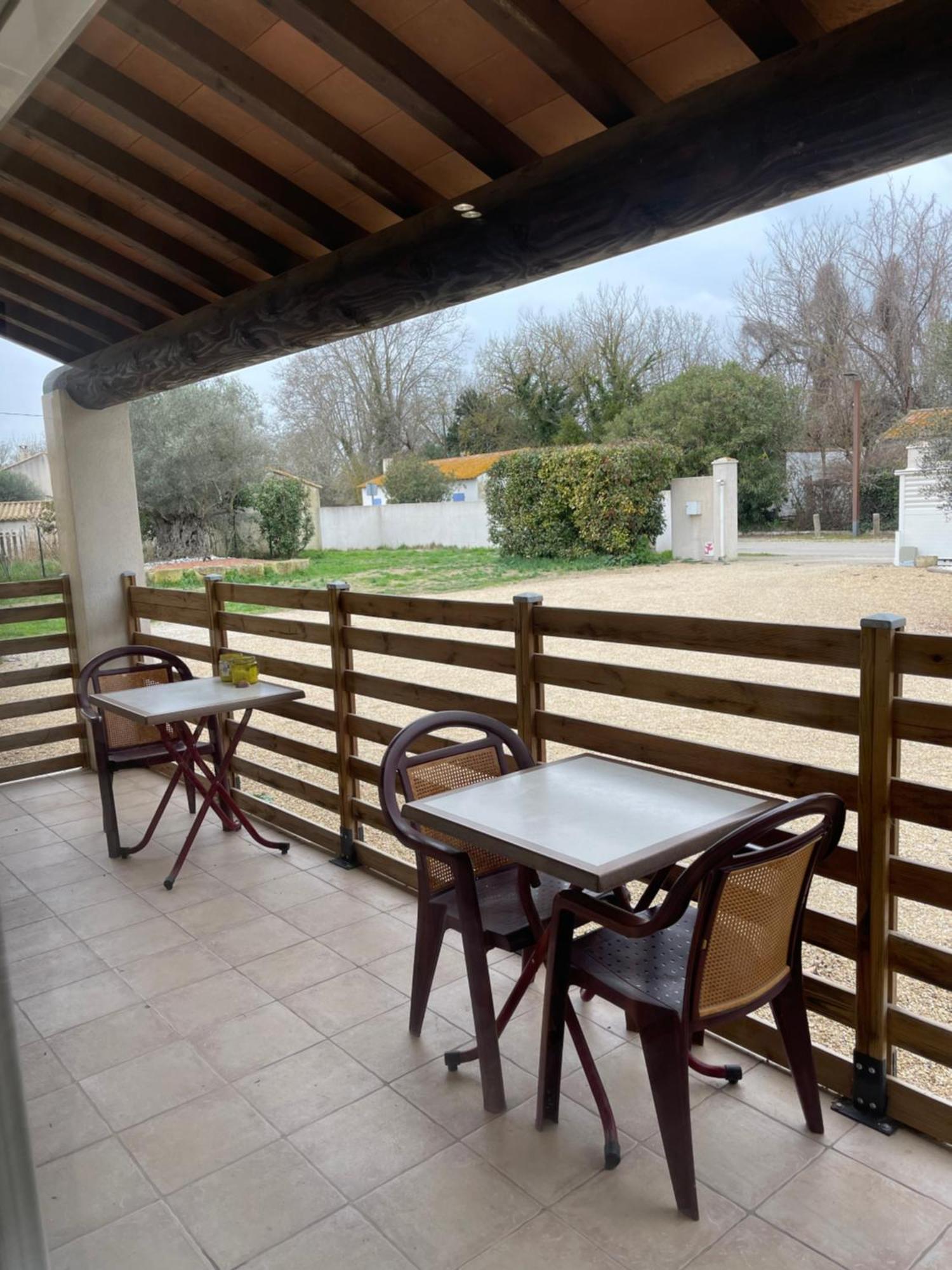 Studio 40M2 Avec Terrasse Le Mas De Lauriane Saintes-Maries-de-la-Mer Exterior photo